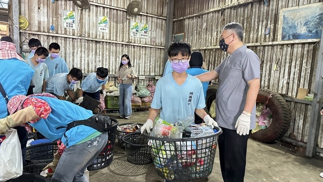 澎湖環境教育拚垃圾減量 湖西安排學子進掩埋場體驗 | 華視新聞